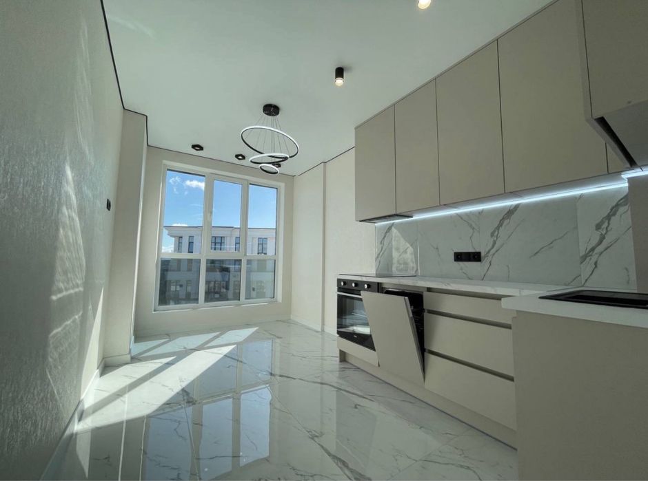 Неймовірно світла однокімнатна з новим ремонтом! Центральний парк!