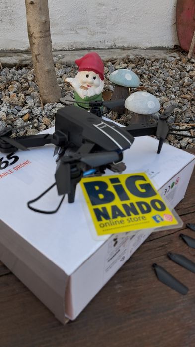 Drone com câmera 4K câmera + bataria + mala ( Novo)
Dr64550728823297124