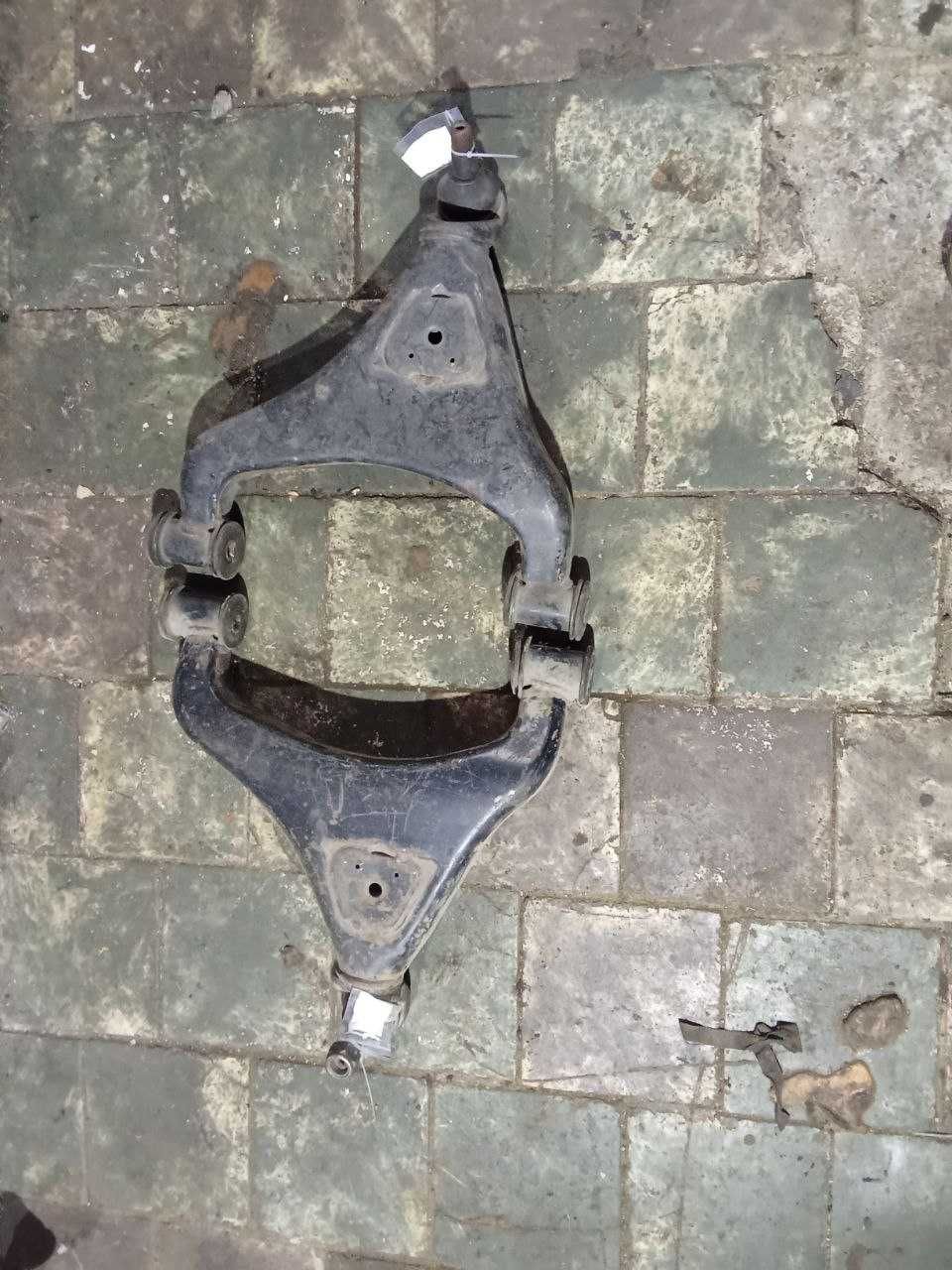 Продам ричаг  Sprinter / LT