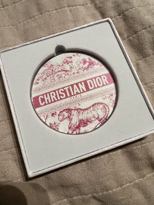 Lusterko kieszonkowe Dior Beauty