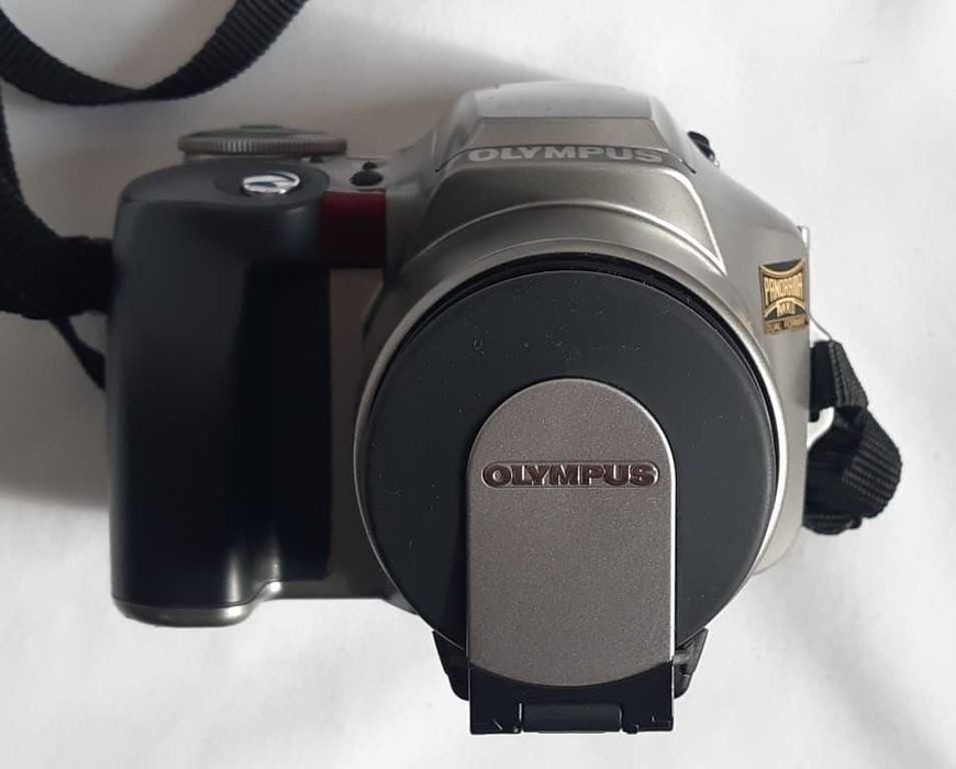 Пленочный зеркальный фотоаппарат Olympus IS-30 DLX.