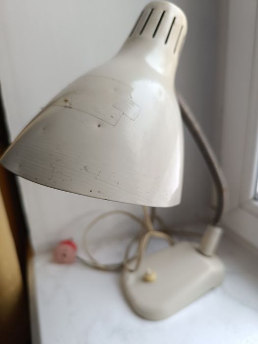 Светильник настольный