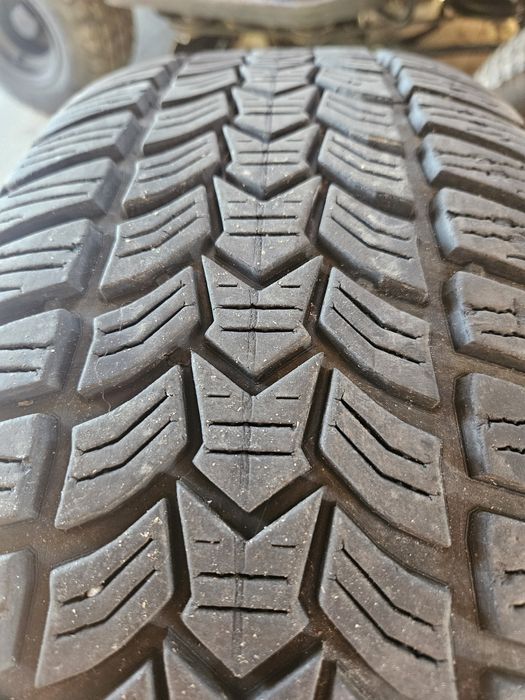 Sprzedam 4 opony wielosezonowe Dębica