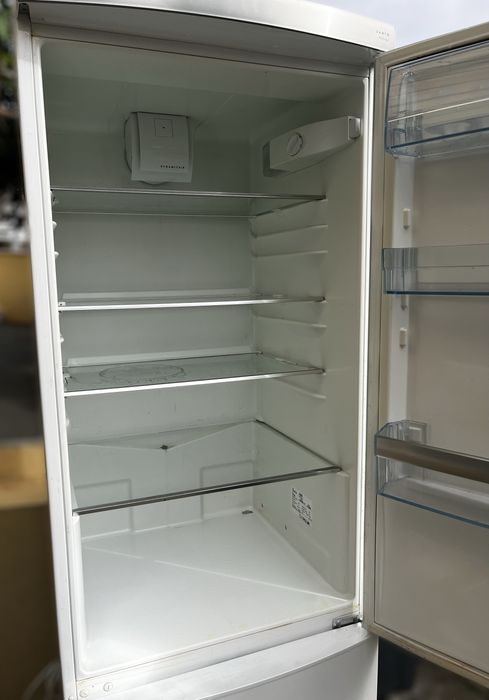 Frigorífico AEG - NÃO FUNCIONA (para peças ou reparação)