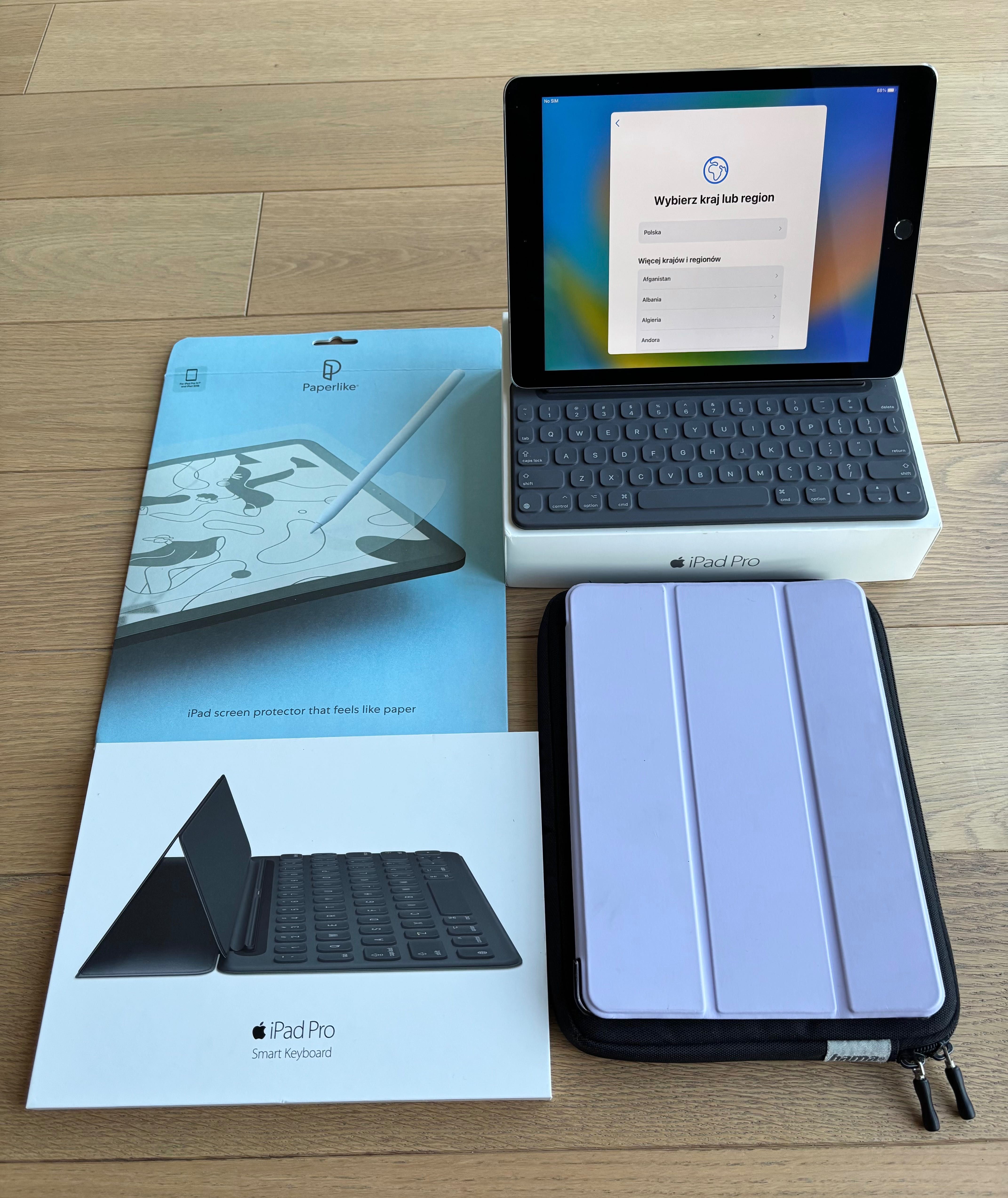 iPad Pro 9.7” (A1674) 128GB Wi-Fi + Cellular + Smart Keyboard + etui