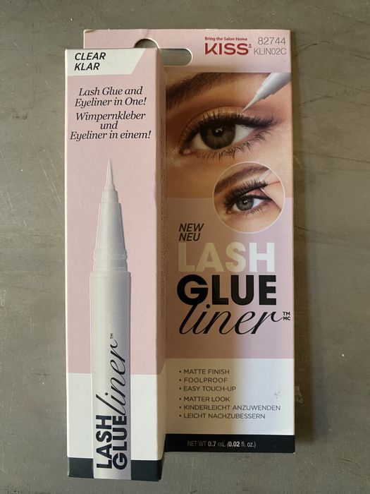 Клей для вій самоі кращоі фірми на ринку в цьому сегменті товарів