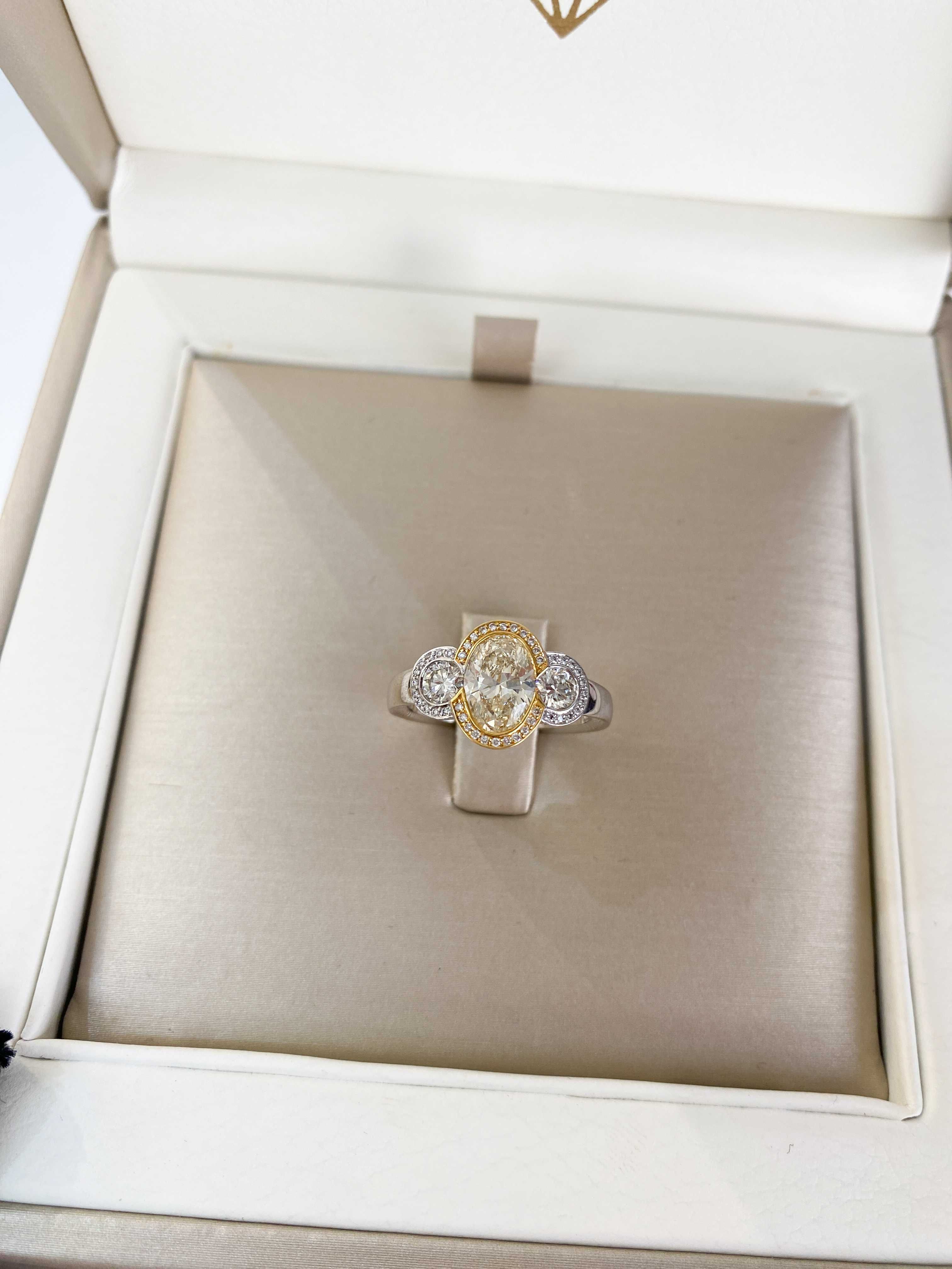 Pierścionek z diamentami naturalnymi 1.68 ct