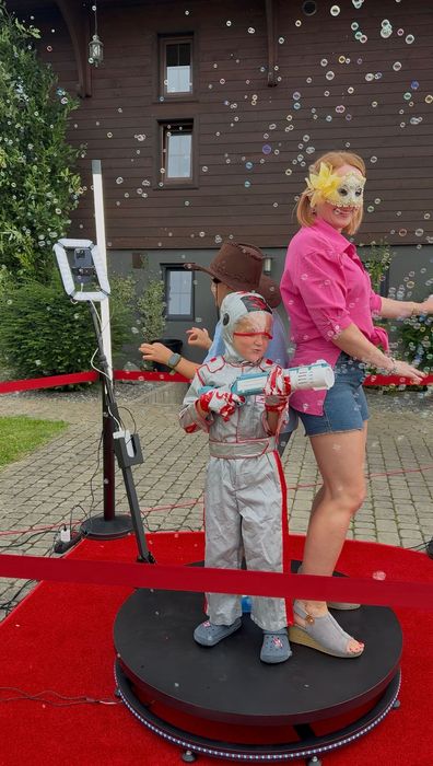 Fotobudka 360 z akcesoriami - do wynajęcia na Twoją imprezę