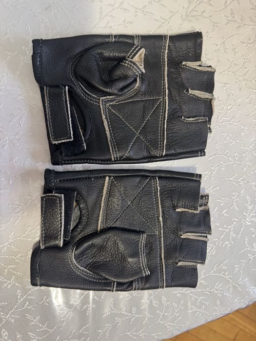 Продам напівперчатки байкерські,з павуком,мотоцеклєтні.