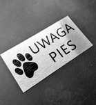 Srebrna tabliczka uwaga pies