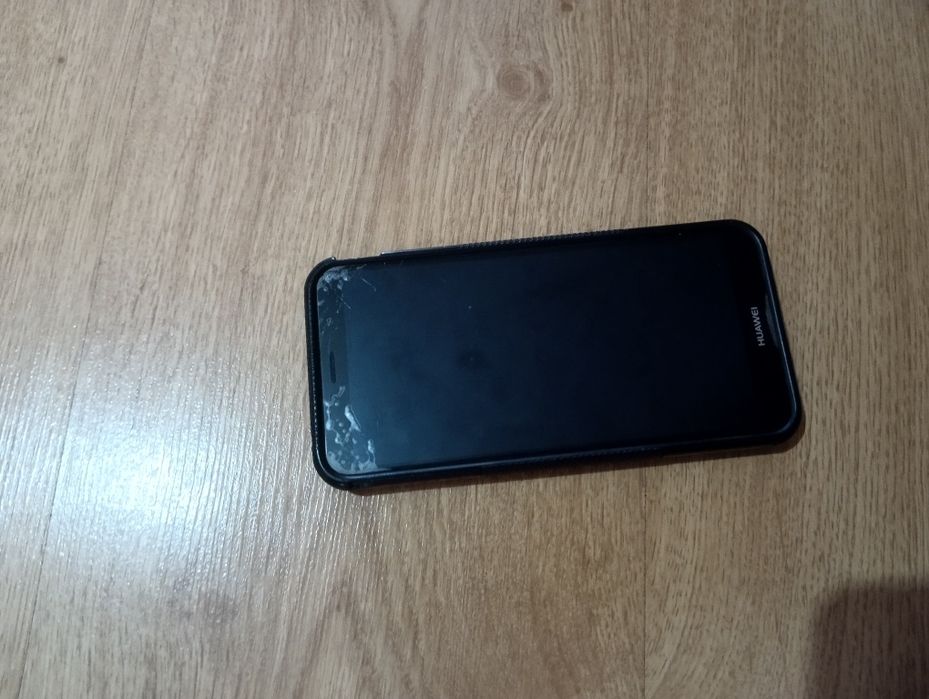 Смартфон HUAWEI Y6 2018р або 2019р