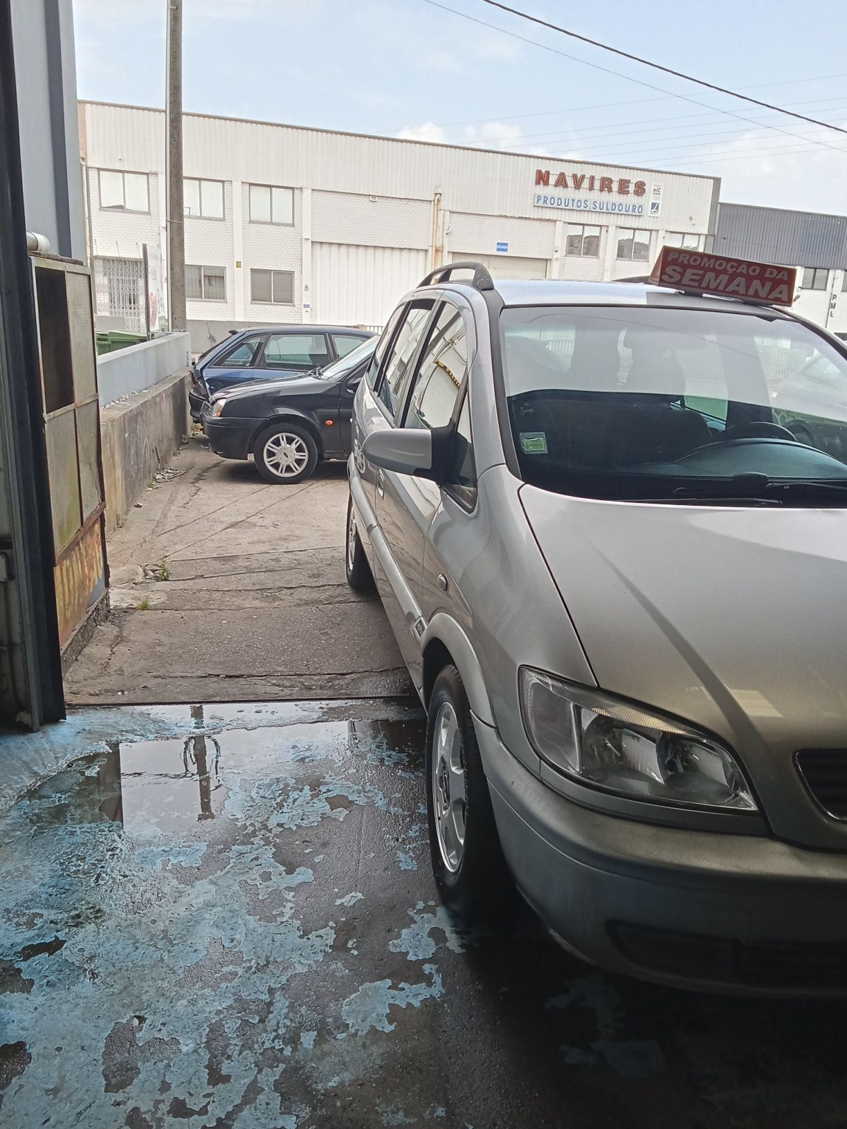 Vendo Opel Zafira do ano de 99 2.0 disel 7 lugares