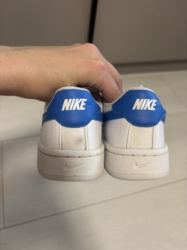 Кросівки Nike р.40