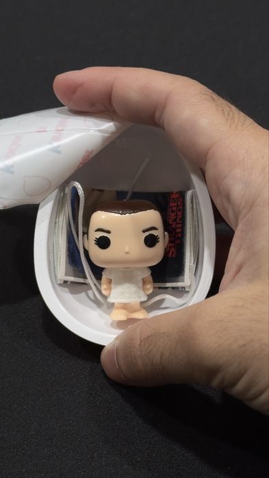 Figuras stranger things - kinder joy