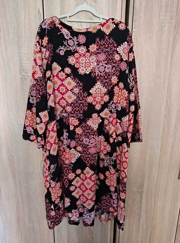 Sukieneczka z wiskozy Plus Size 54