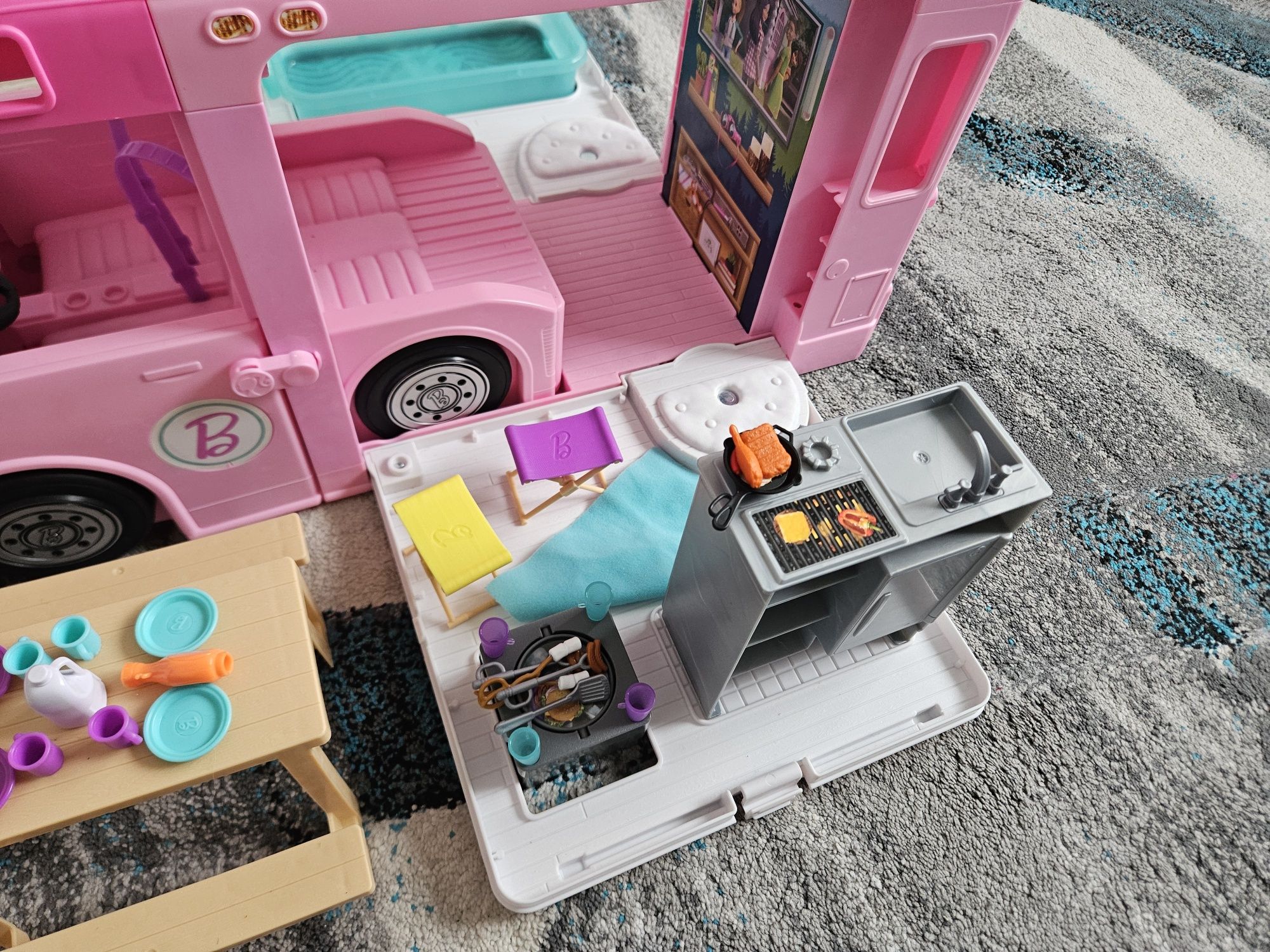 Kamper Barbie Matel