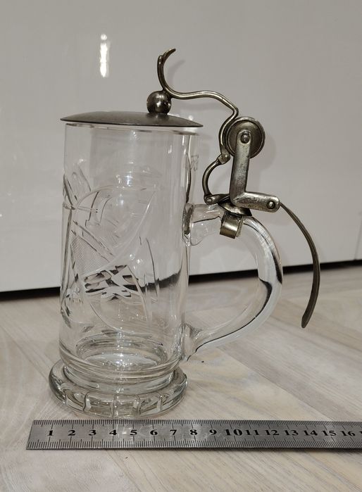 Stary, zdobiony kufel do piwa. Patent.