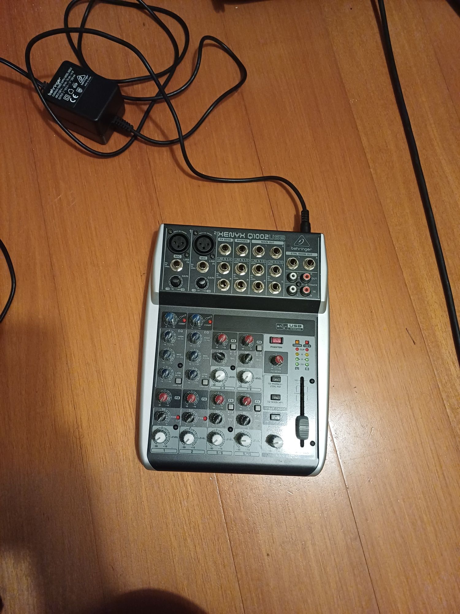 Behringer Xenyx Q1002USB