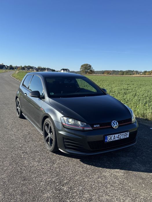 VW Golf VII GTI 220 koni