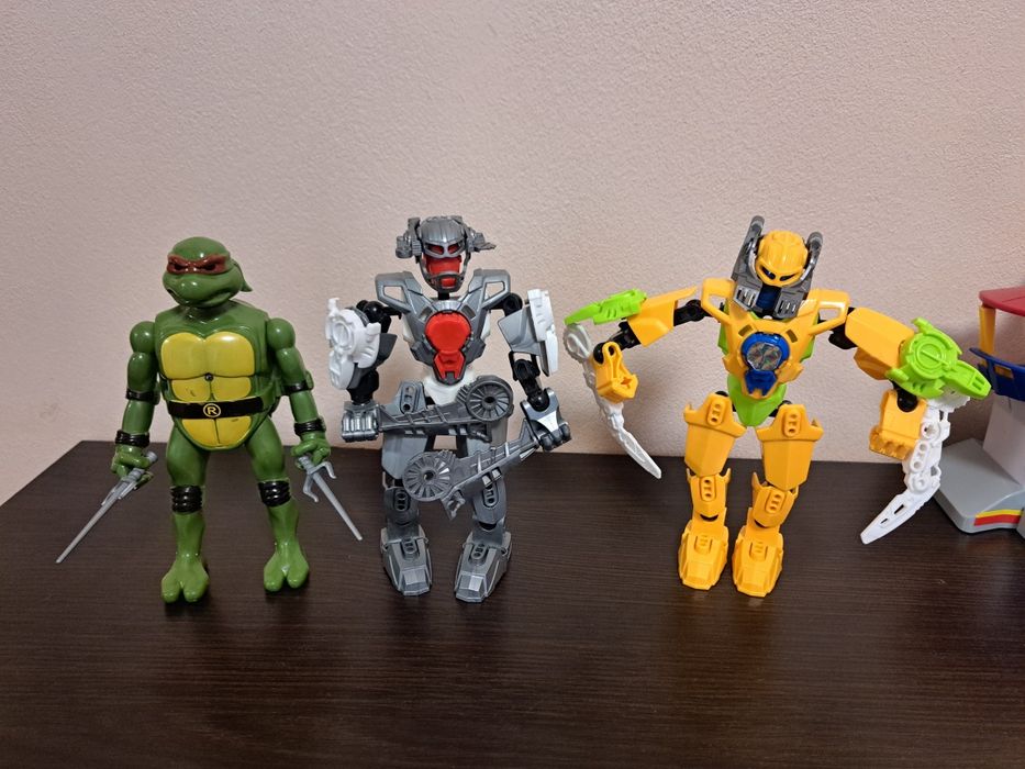 Роботи і черепашка