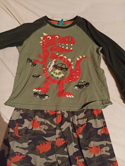 Piżamy dla chłopca r. 110/116