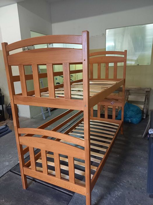 Łóżko piętrowe drewniane