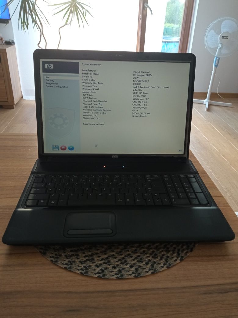 HP compaq 6830s 17 cali
