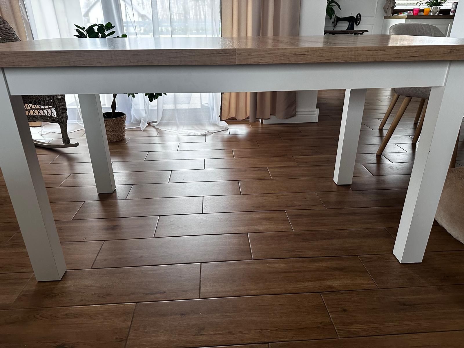Stół jadalniany rozsuwany