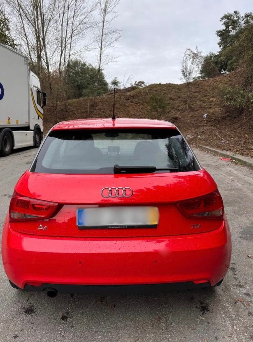 AUDI A1 - 2010 5 lugares