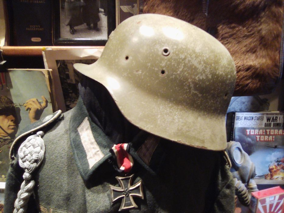 Militaria, Capacete usado na Guerra Civil de Espanha.