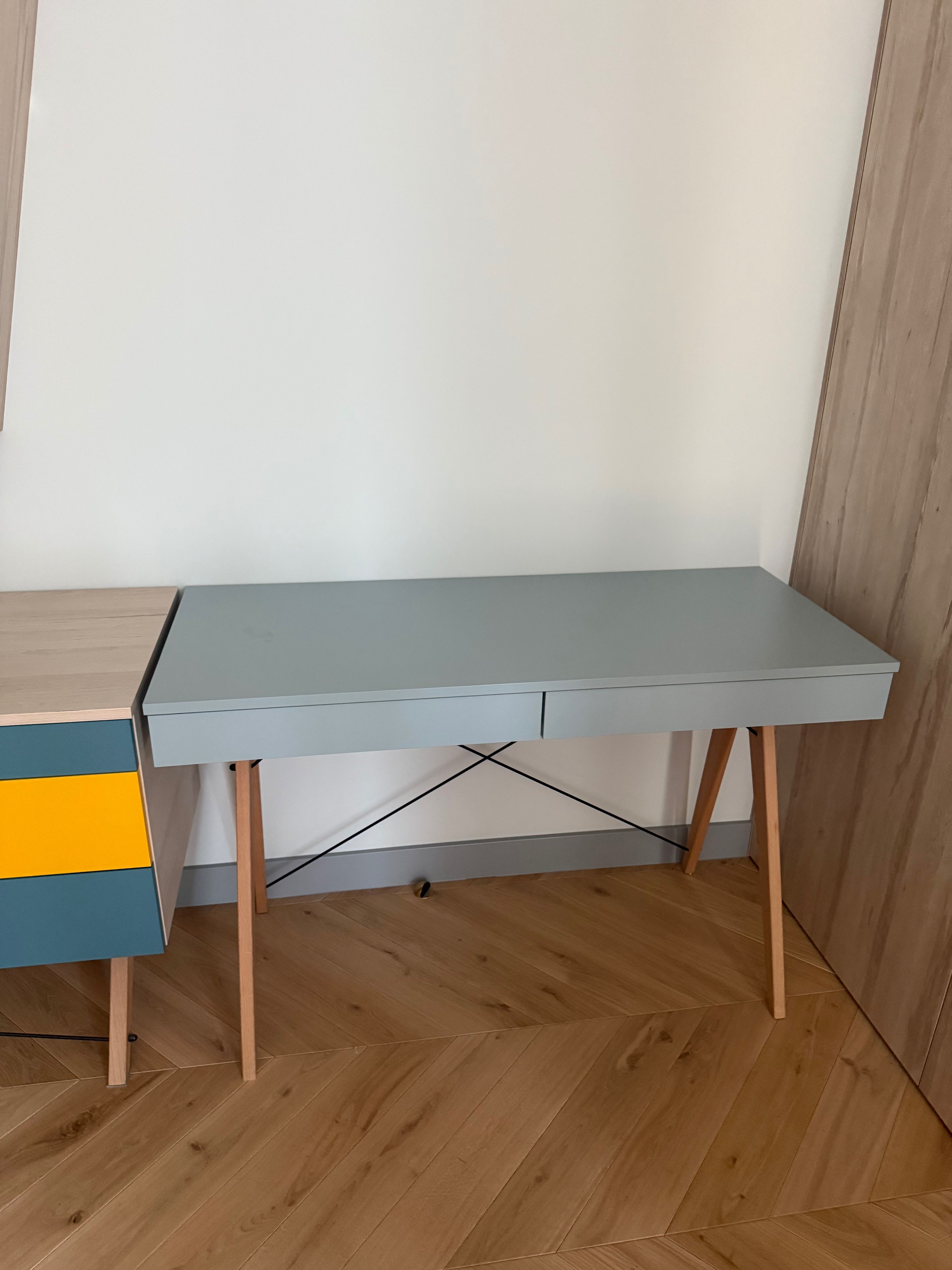 Biuro Minko w idealnym stanie