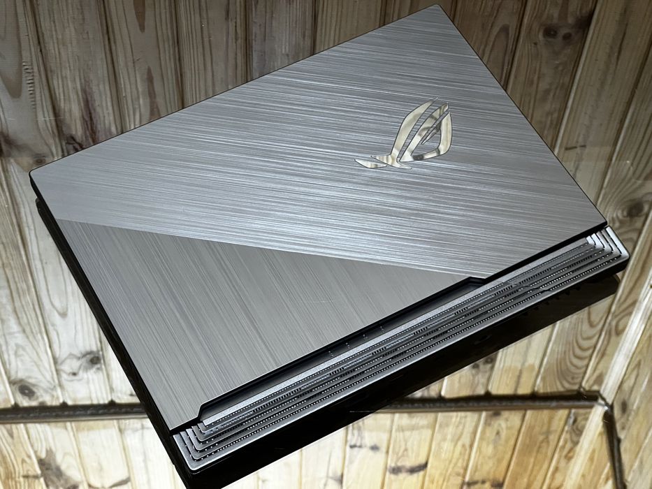 Asus ROG Strix 15, GTX1660ti, 120hz