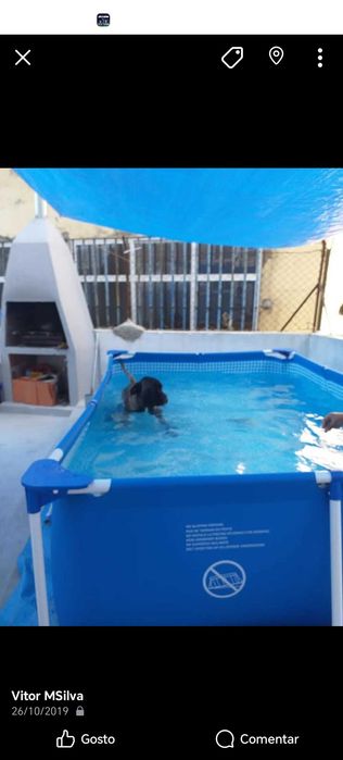 Piscinas uma redonda e outra retangular