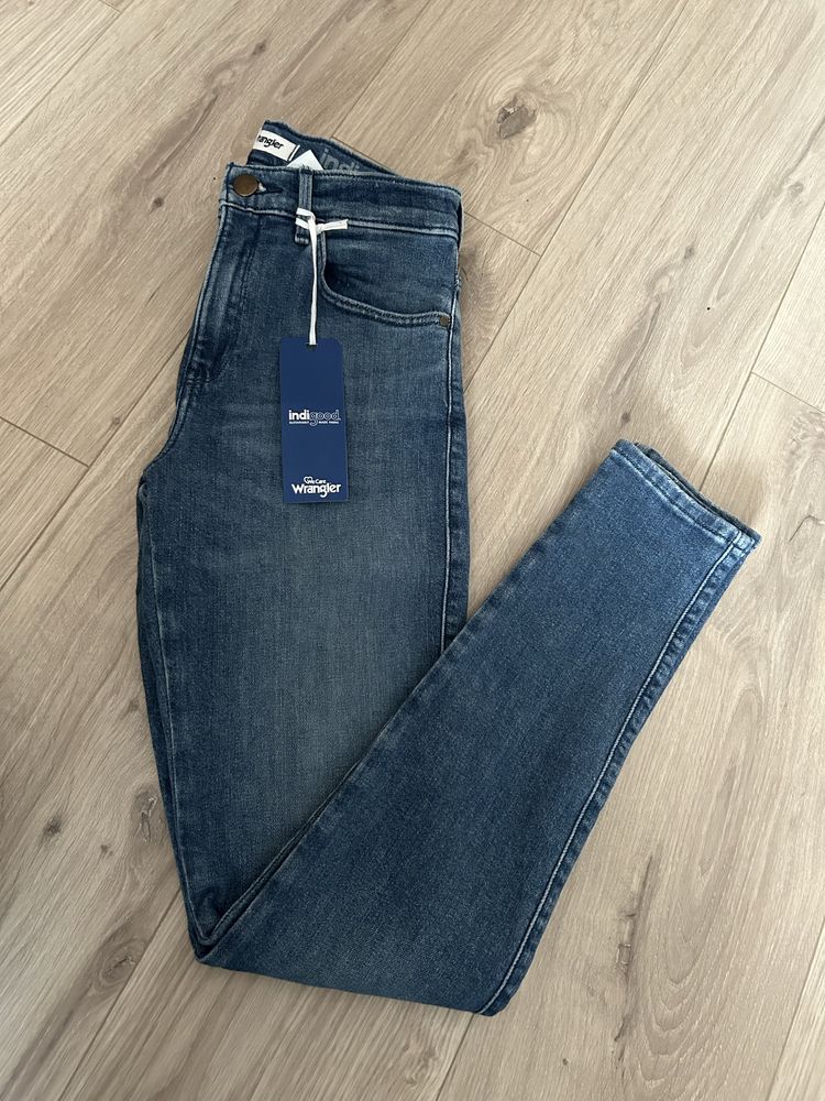 Nowe Wrangler jeans 25/32