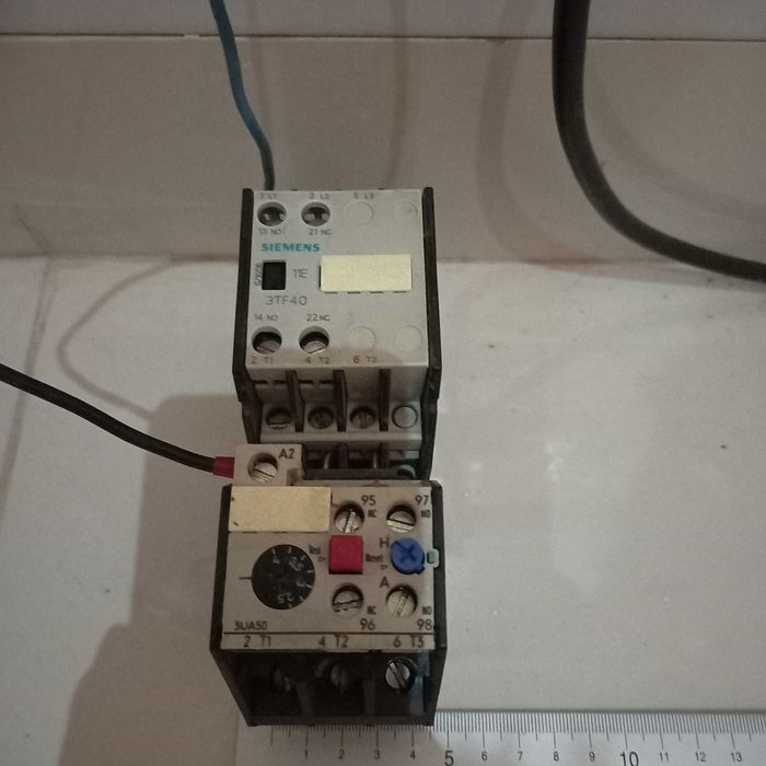 Stycznik Siemens Made in Germany trzyfazy silnikowy cewka 230V termik