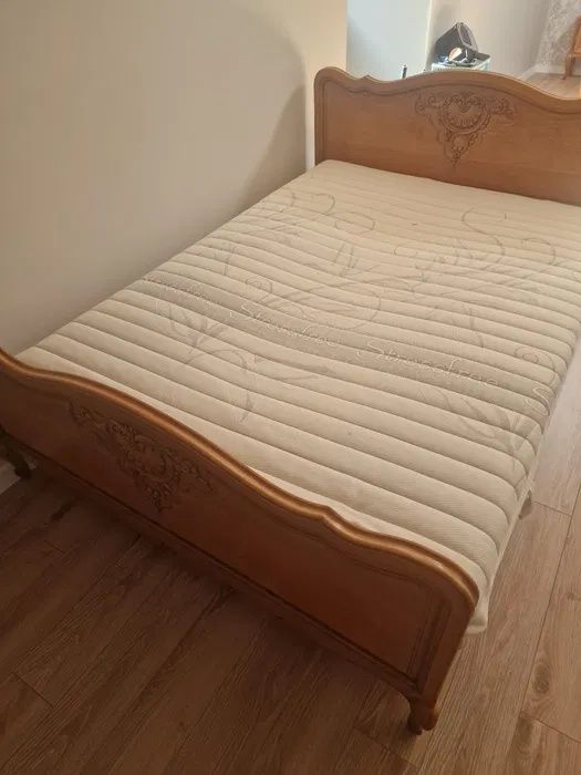 Łózko materac dwie szafki nocne
