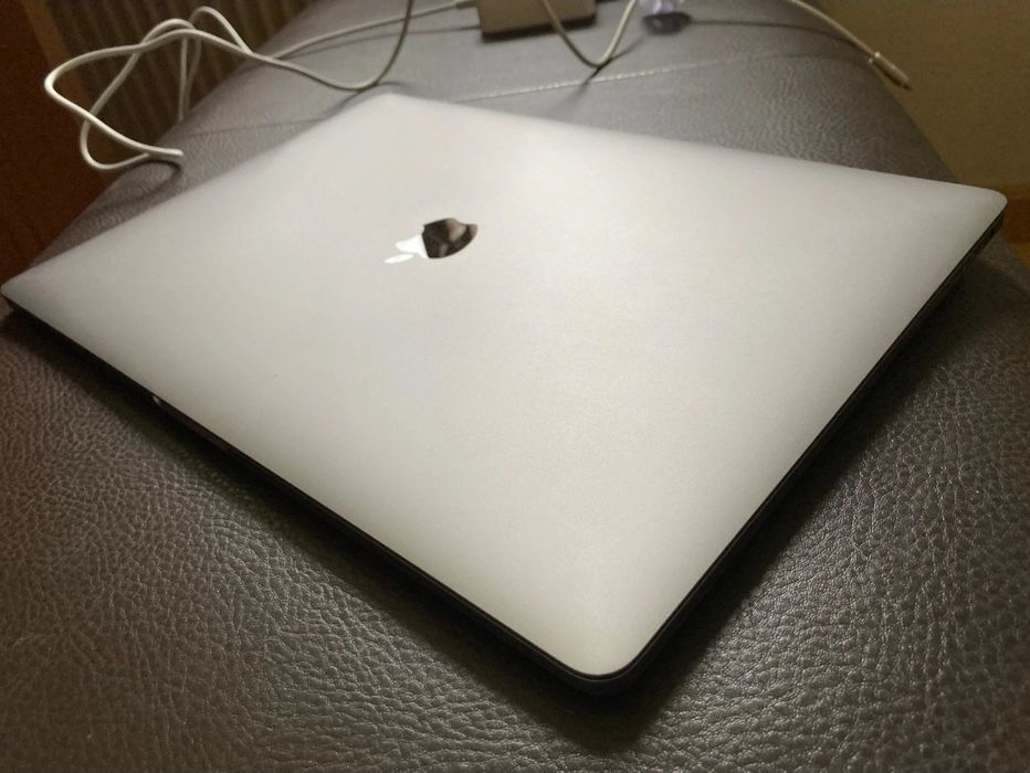 MacBook Pro 16 2019 i7 32gb 512gb 4gb