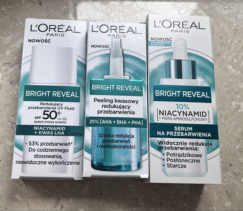 Zestaw kosmetykow L’Oreal Paris Bright Reveal preparaty wyrownujace na