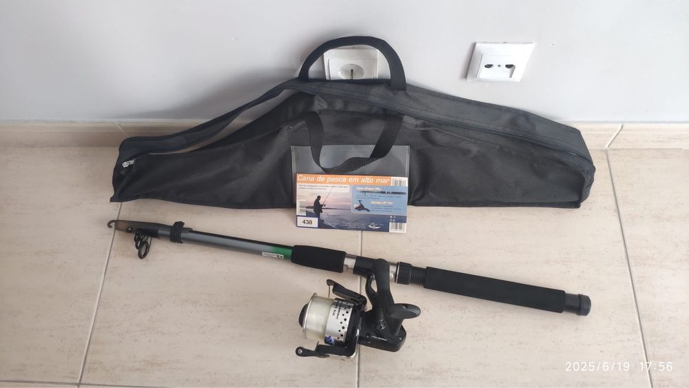 Cana de pesca alto mar, em fibra de vidro