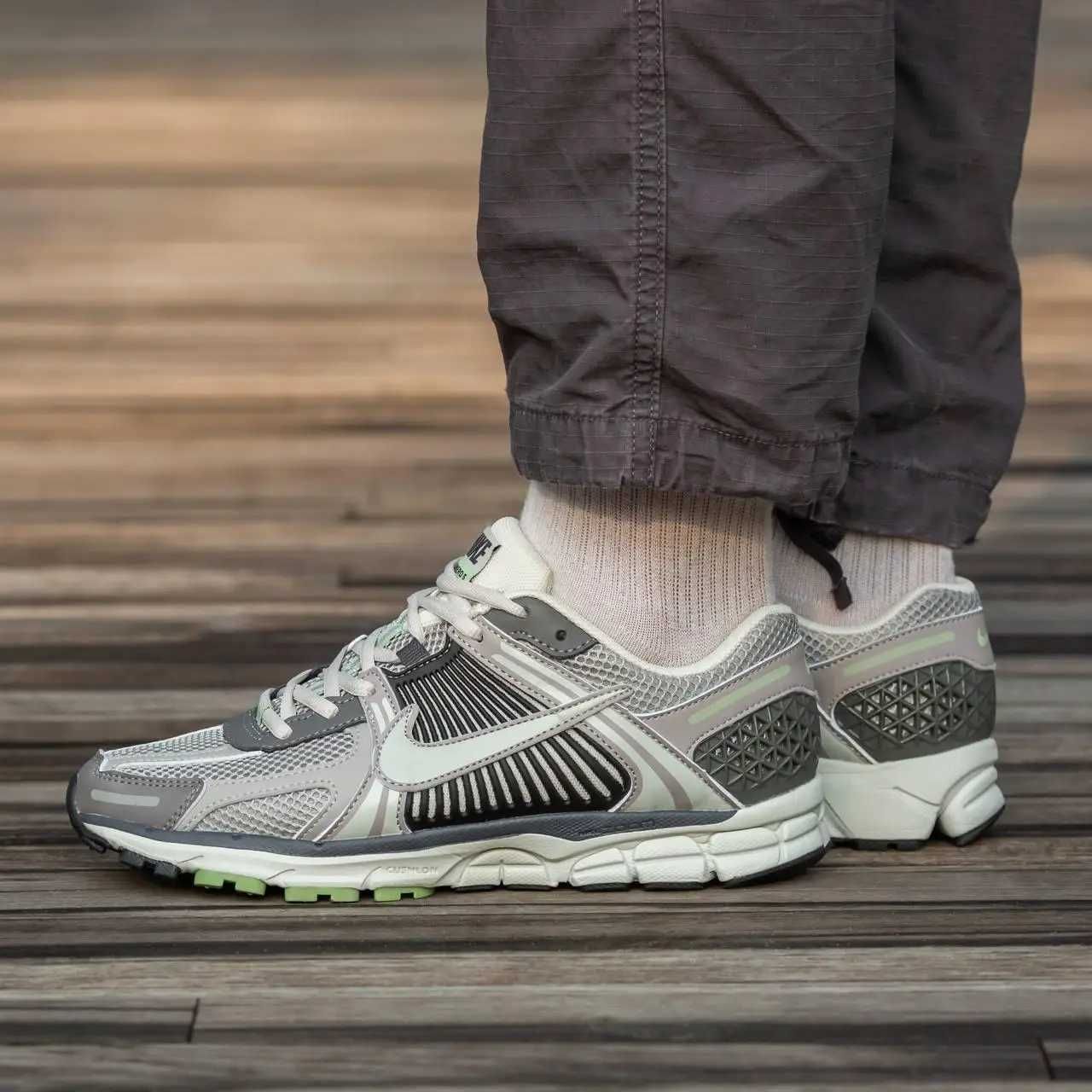 Nike Zoom Vomero 5 (без предоплат)