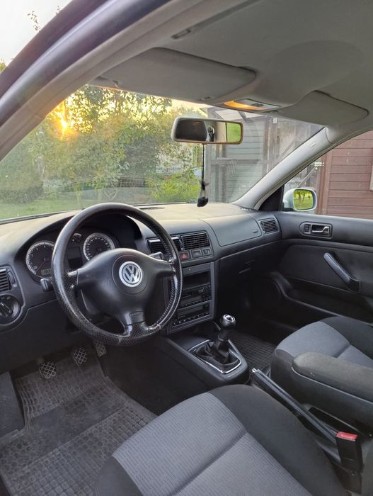 Volkswagen Golf 4 1.6 LPG 2003 r. Przegląd na rok