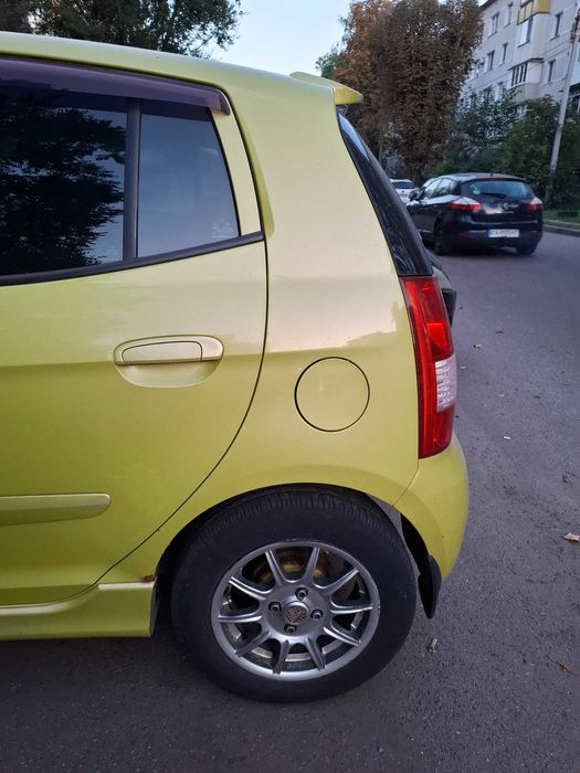 Продам автомобіль Kia picanto