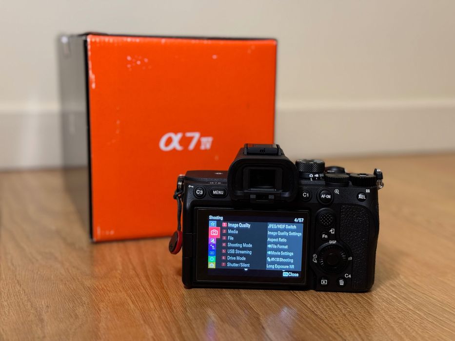 Sony A7 IV (Corpo) - Perfeito Estado - Garantia até 12/2028