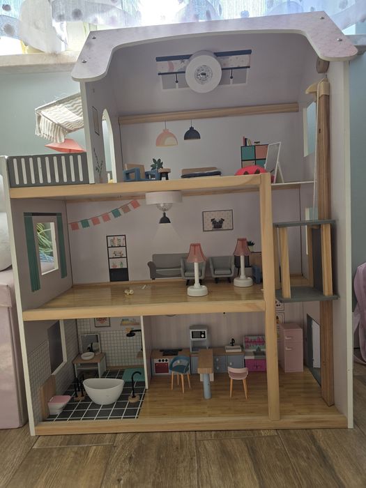 Domek dla lalek stan dobry +