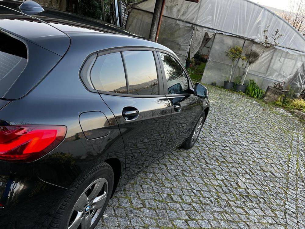 BMW Serie 1 - 2021 poucos quilometros