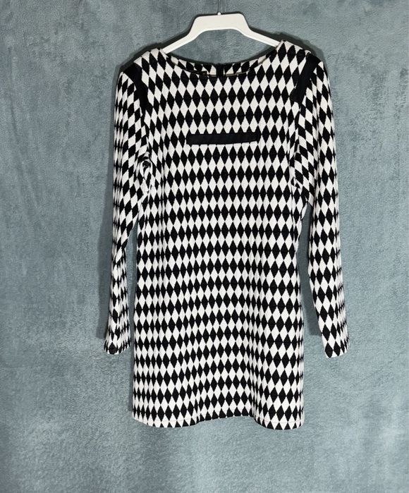 Ciekawa tunika na zamek z tyłu