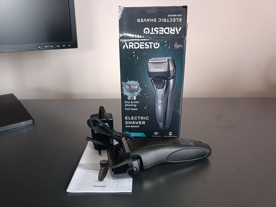 Електробритва ARDESTO SHR-B8WDR Чорний
