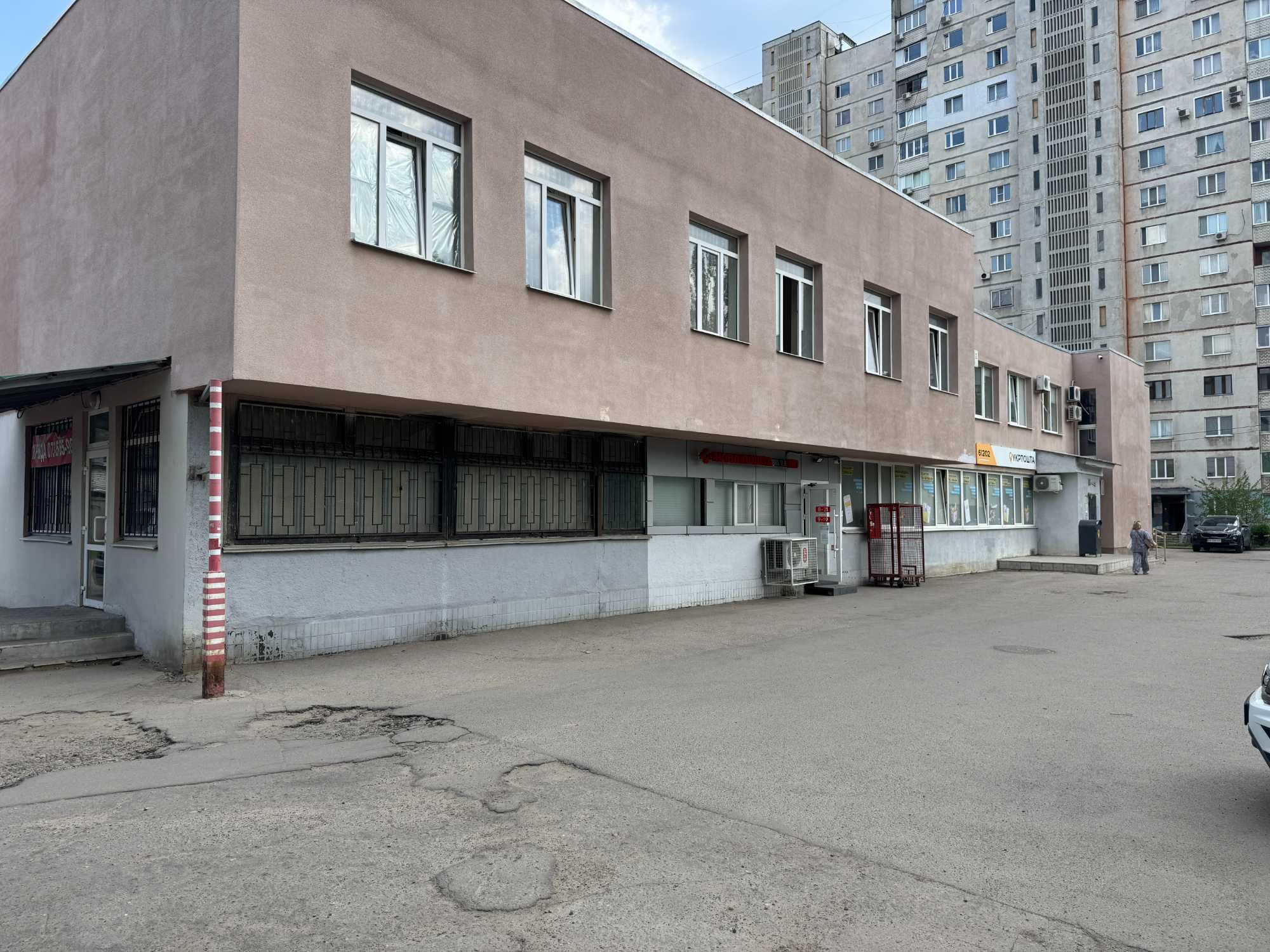 Оренда 191 м2 на Олексіївці - м. Харків, пр. Перемоги, 50Б