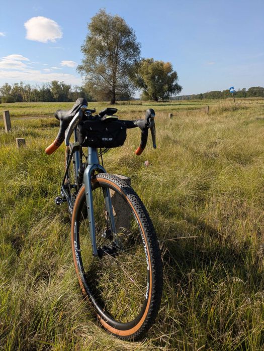 Rower przełajowy Gravel D2 - karbon M 19" Shimano GRX-810 2x11 koła 28