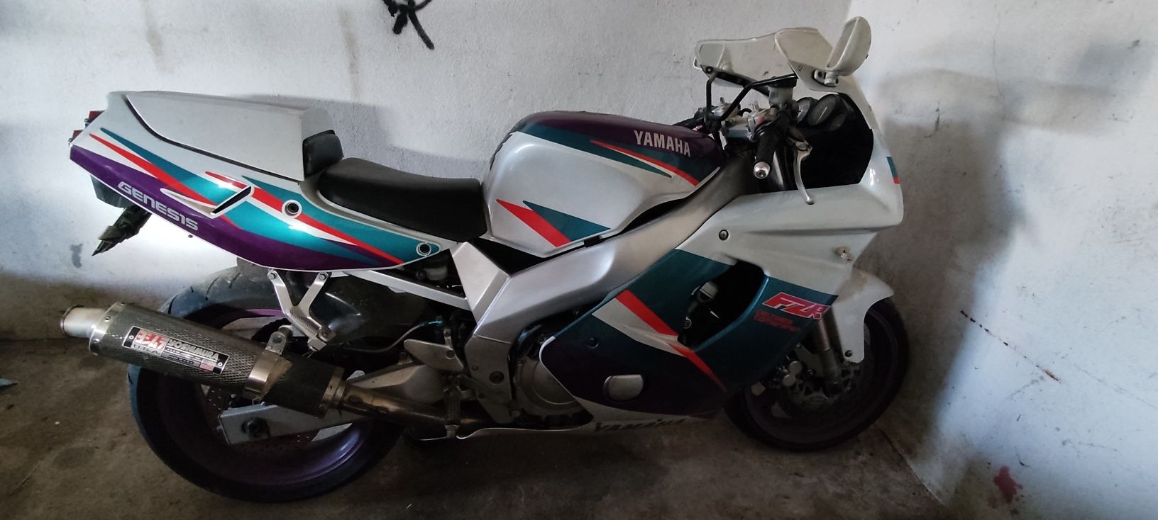 Yahama Fzr 600 Genesis